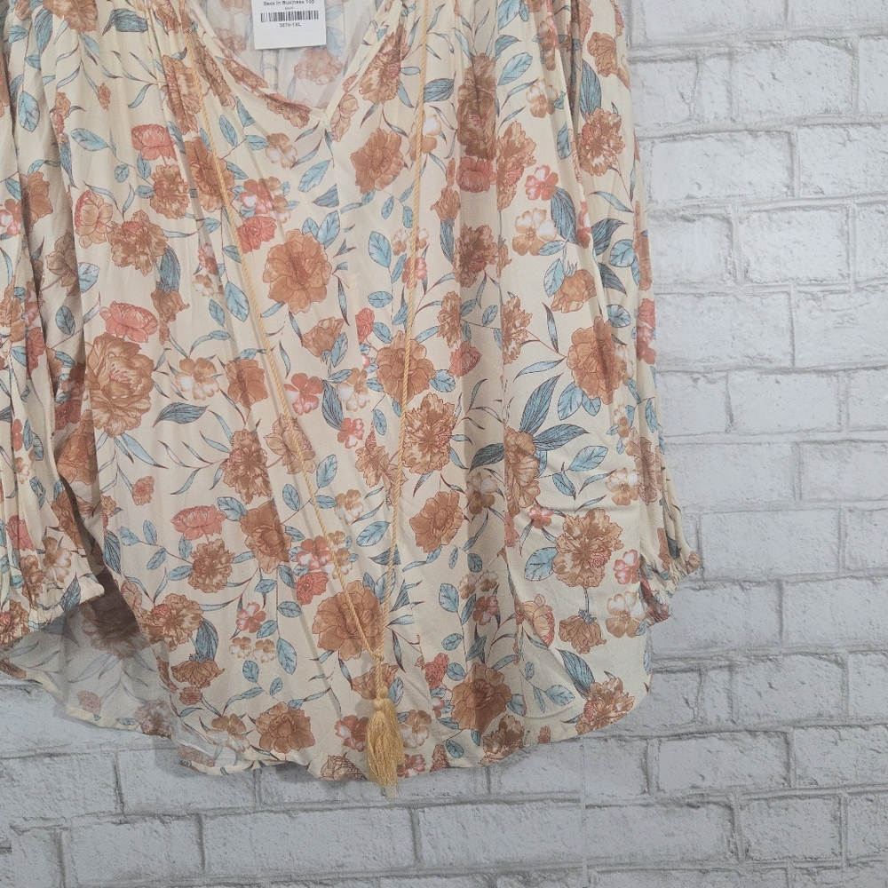 NWT Hayden long sleeve blouse - Picture 3 of 16